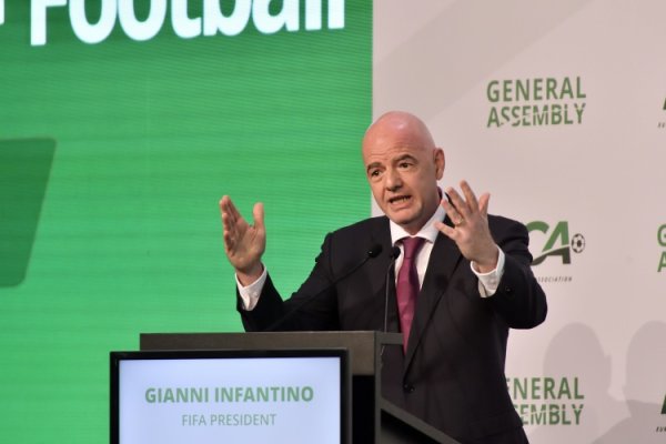 Infantino: Công nghệ camera trọng tài là một sự đổi mới, khiến người hâm mộ cảm thấy như họ đang ở giữa sân vận động