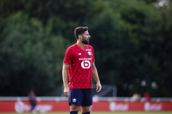 Đồng đội: Hình phạt đáng lẽ phải bị Giroud trừng phạt, nhưng anh ấy đã đưa nó cho tôi thân thiện