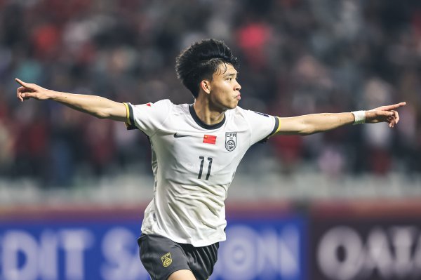 Truyền thông Hàn Quốc: Nhóm Serie A muốn giới thiệu ngôi sao Trung Quốc Wang Yudong, và cha anh hy vọng rằng bên kia sẽ đảm bảo lực lượng chính