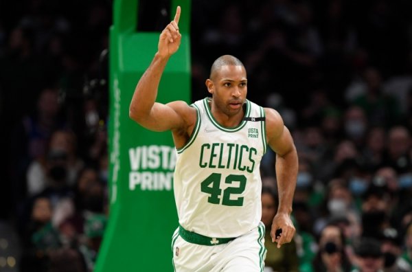 Người truyền thông: Ký hợp đồng nhiều năm với Horford cho thấy quyết tâm của các Chiến binh để tối đa hóa cửa sổ của Curry!