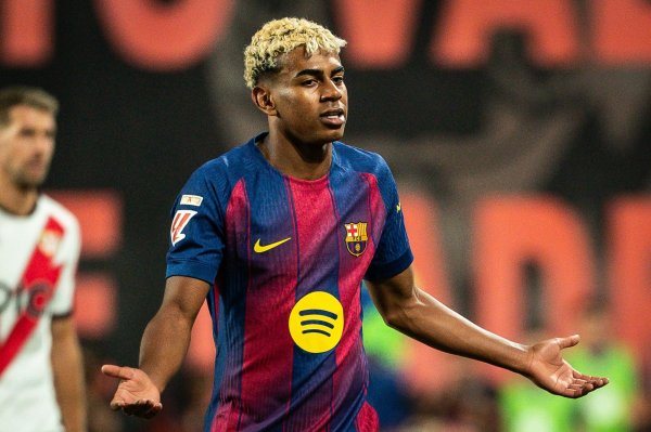 Bác sĩ nhóm Barcelona: Phục hồi xương mu của Yamal mất ít nhất ba đến bốn tuần và không thể phục hồi trong một tuần