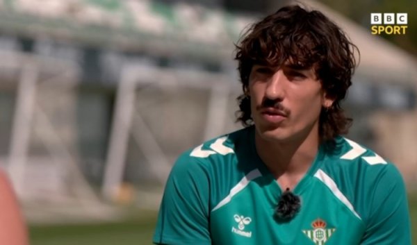Xe đạp đến và đi làm, Bellerin: Bị ảnh hưởng bởi Wenger, tôi ngày càng lo ngại về sự phát triển bền vững
