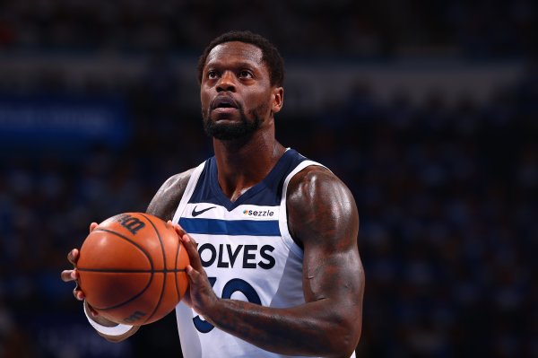 Đầu ra ổn định! Randall chơi 17 phút trong thời gian nghỉ giải lao và ghi được 14 điểm, 5 rebound, 3 kiến ​​​​tạo và 2 cướp khi bắn 6/12.