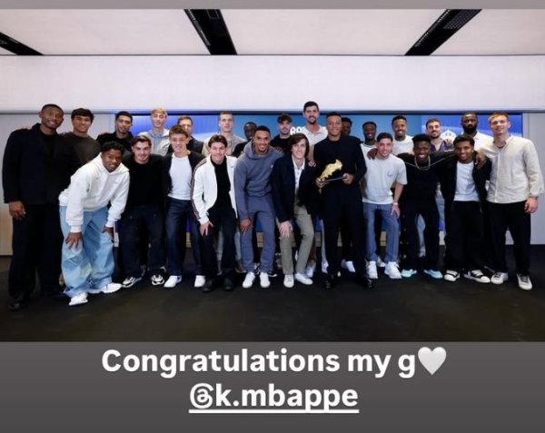 Mbappé nhận giải Chiếc giày vàng châu Âu! Bellingham đăng ảnh tập thể lên mạng xã hội: Chúc mừng anh trai tôi