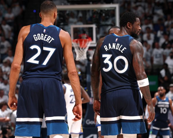 Câu chuyện tuyệt vời của NBA: Mavericks đấu với Rockets, Trail Blazers đánh bại Lakers một lần nữa và Clippers suýt đánh bại Heat