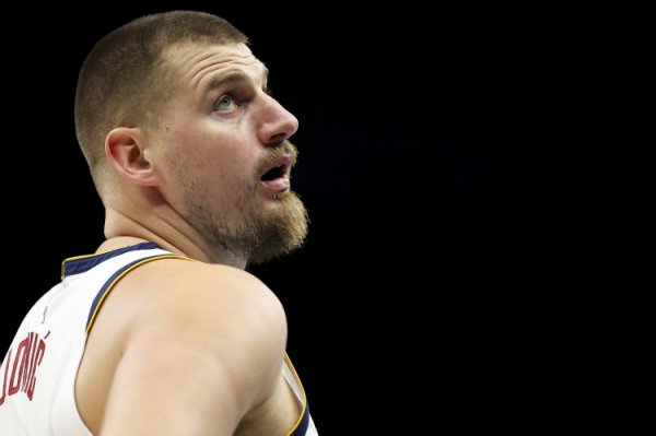 33 điểm, 15 rebound và 16 kiến ​​​​tạo! Người truyền thông: Jokic có vẻ như là một cách nói nhẹ nhàng. Thật là khủng khiếp.