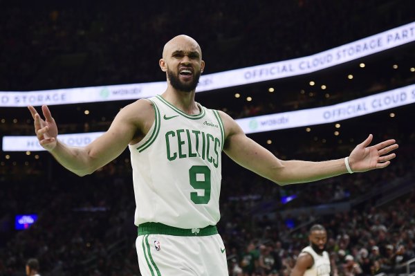 Người phát ngôn nổi tiếng: White + Tillman cho VanVleet + Ethan + lượt chọn đầu tiên. Nó phụ thuộc vào việc Rockets có đồng ý hay không.