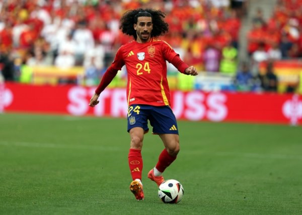 Cucurella: Yamal muốn ở bên chúng tôi, nhưng điều quan trọng là anh ấy phải bình phục hoàn toàn