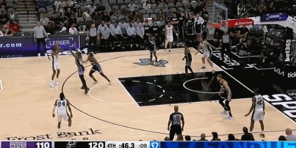 Kẻ giết người máu lạnh! Fox tranh thủ thời gian rút lui đối mặt với hai người đàn ông cầm ba con trỏ để giết chết chủ nhân cũ của mình!